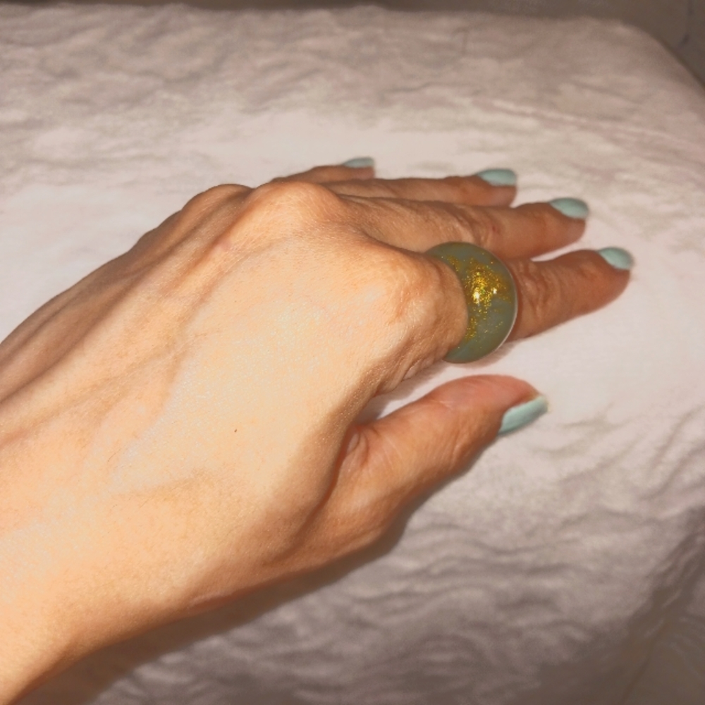 NEW ACRYLIC RING - Picture 4 of 4